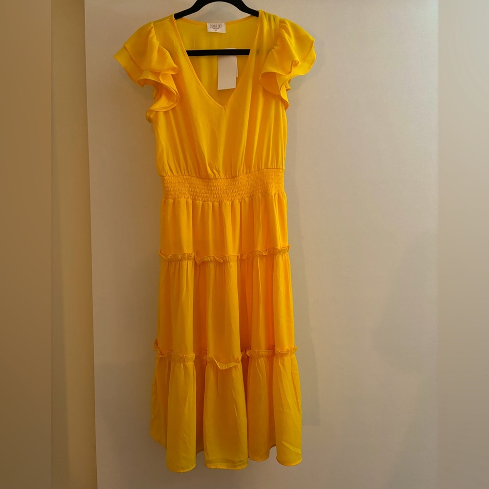 NWT Yellow tiered dress - mid length